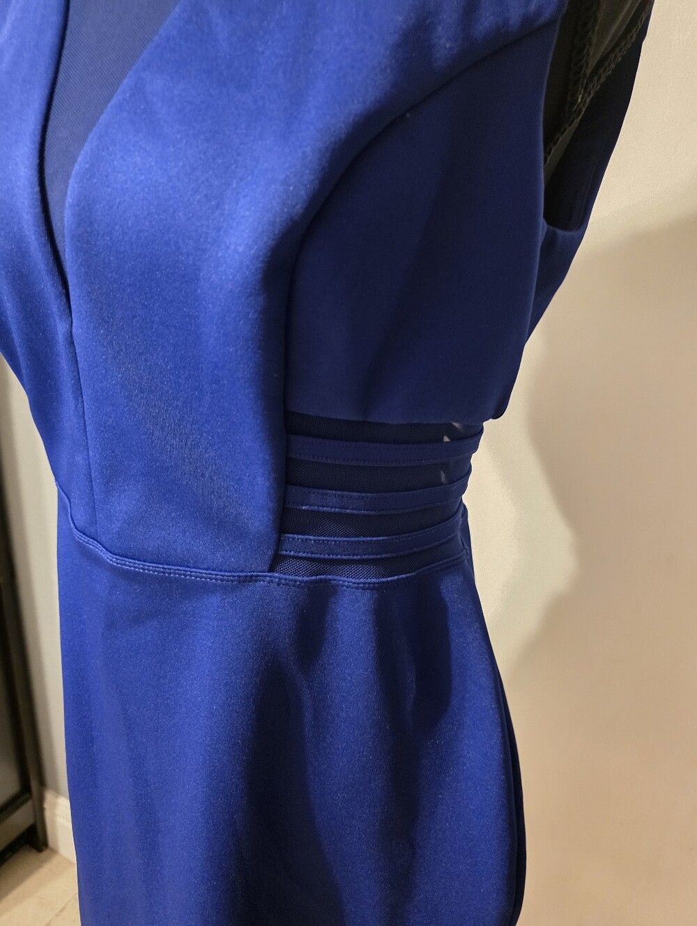 Elegant Royal Blue Sleeveless V-Neck Dress Size 8 - Picture 2 of 6